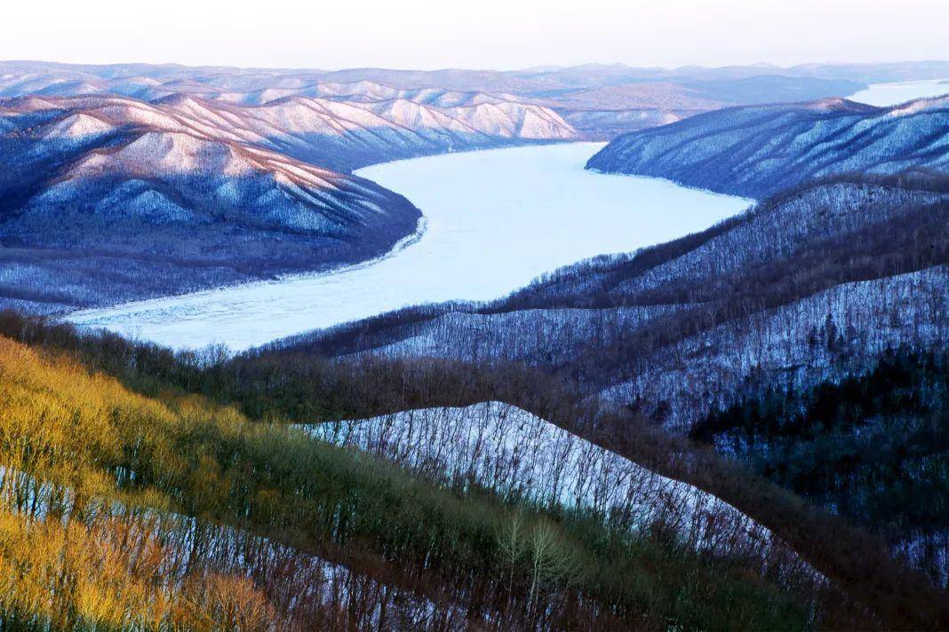 冰封雪地，黑龙江的暖意人生